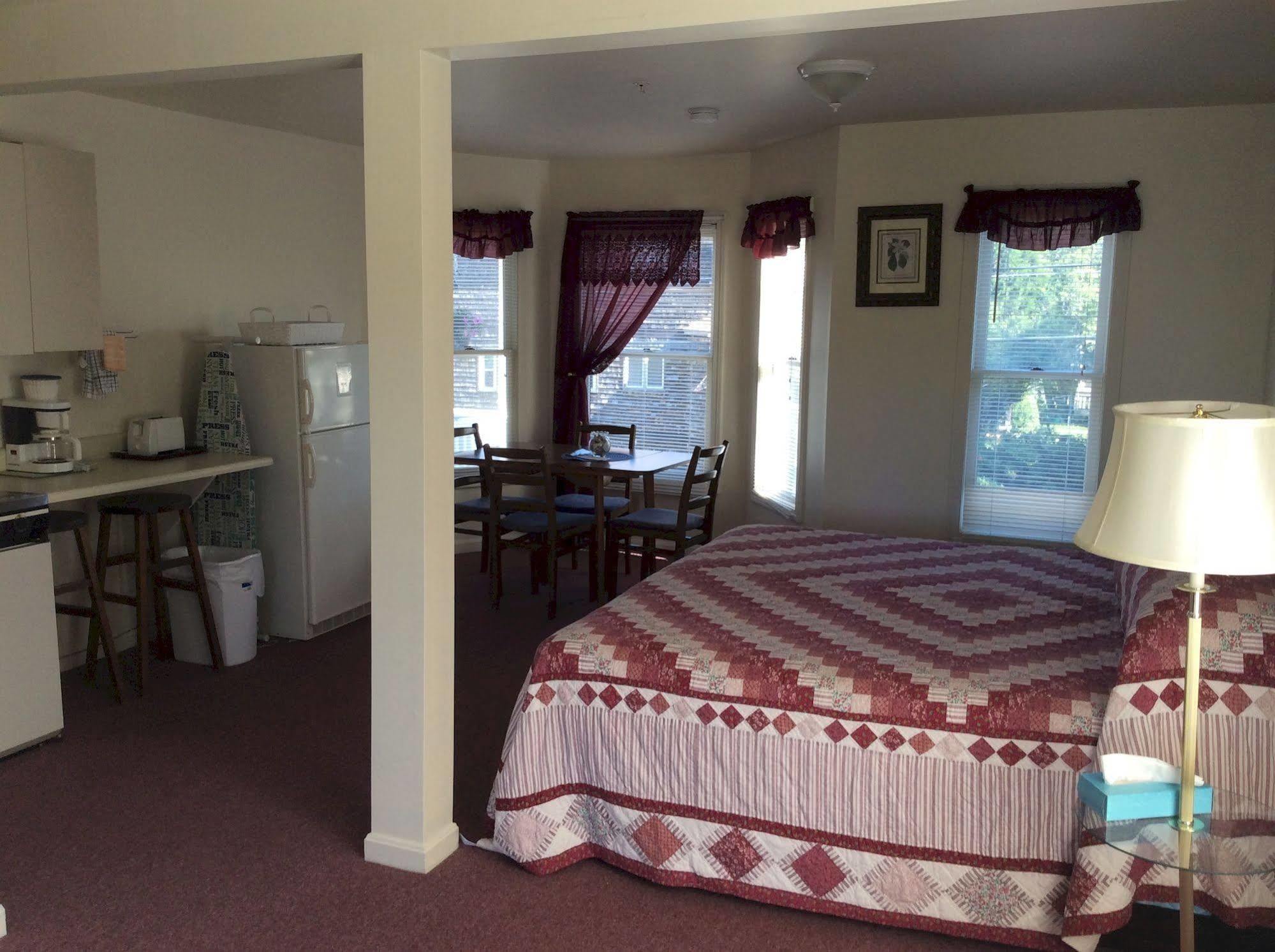 Lynwood Inn 2*